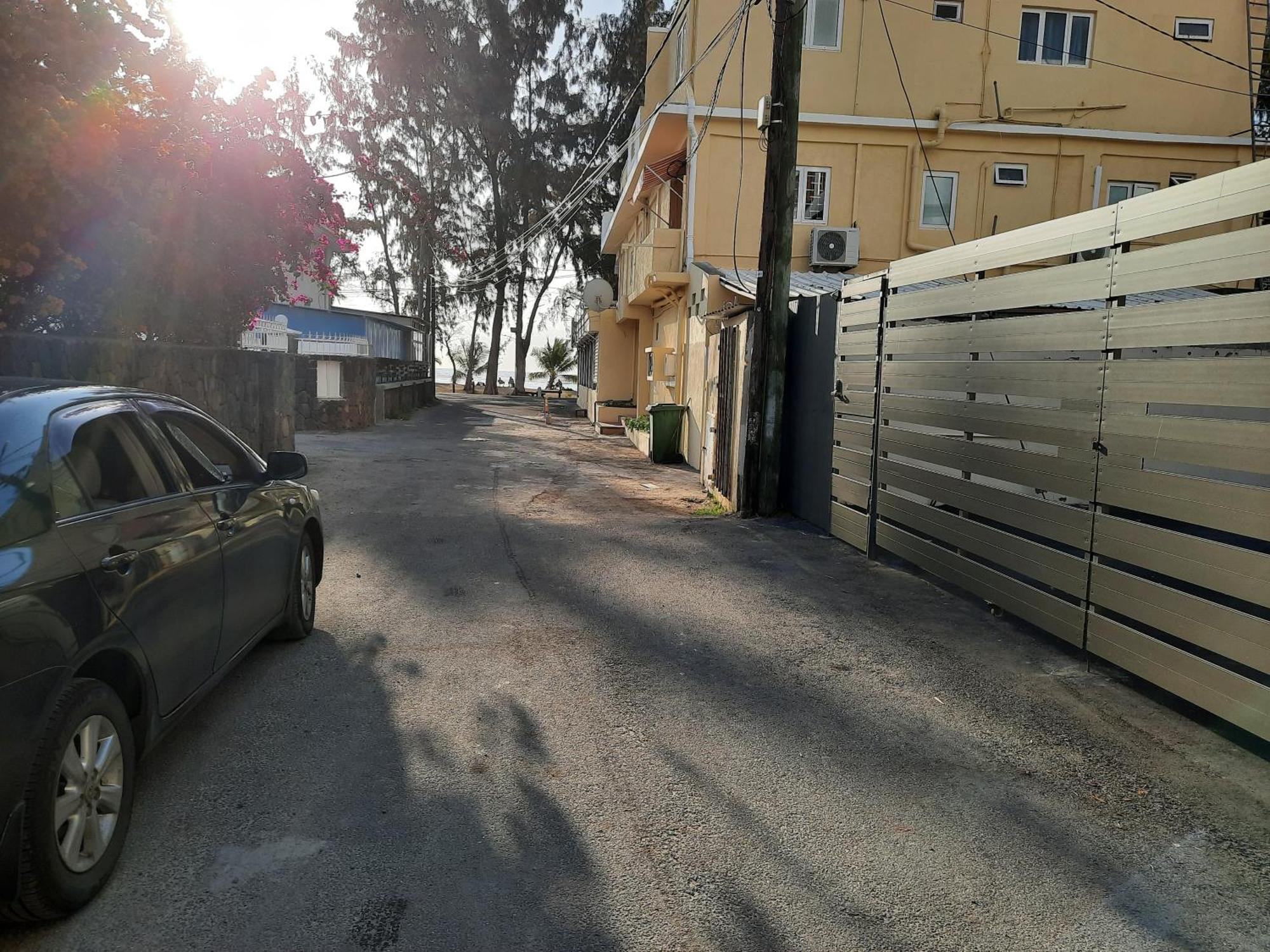 Jasmin Apartments Flic En Flac Exterior photo