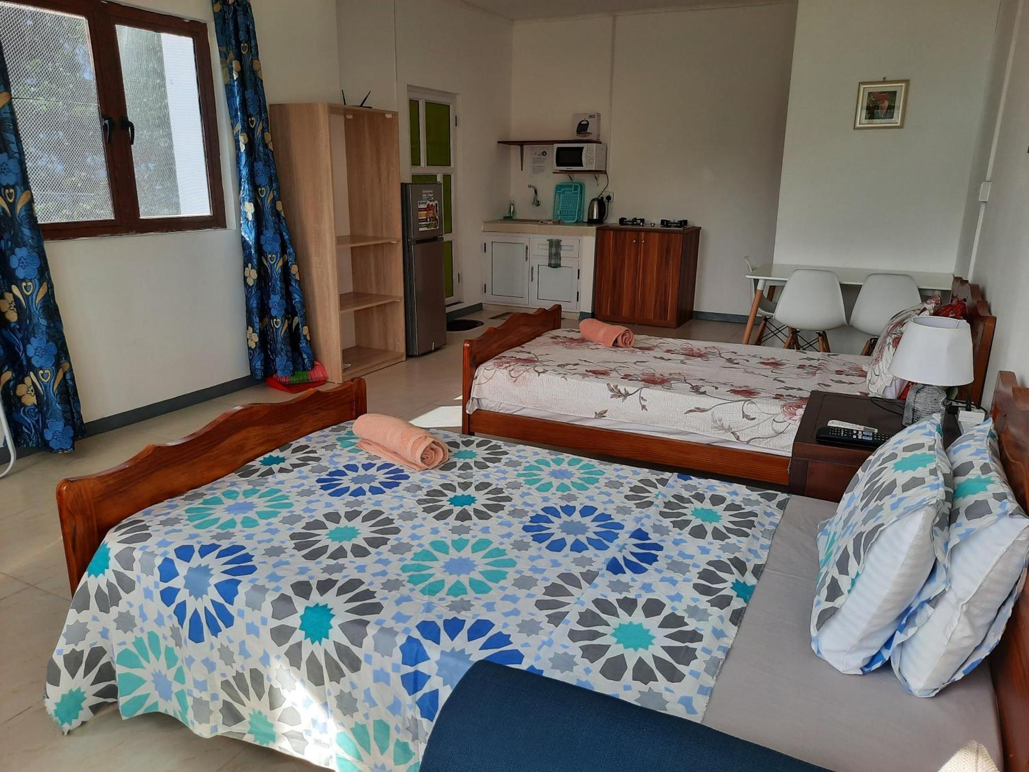 Jasmin Apartments Flic En Flac Room photo